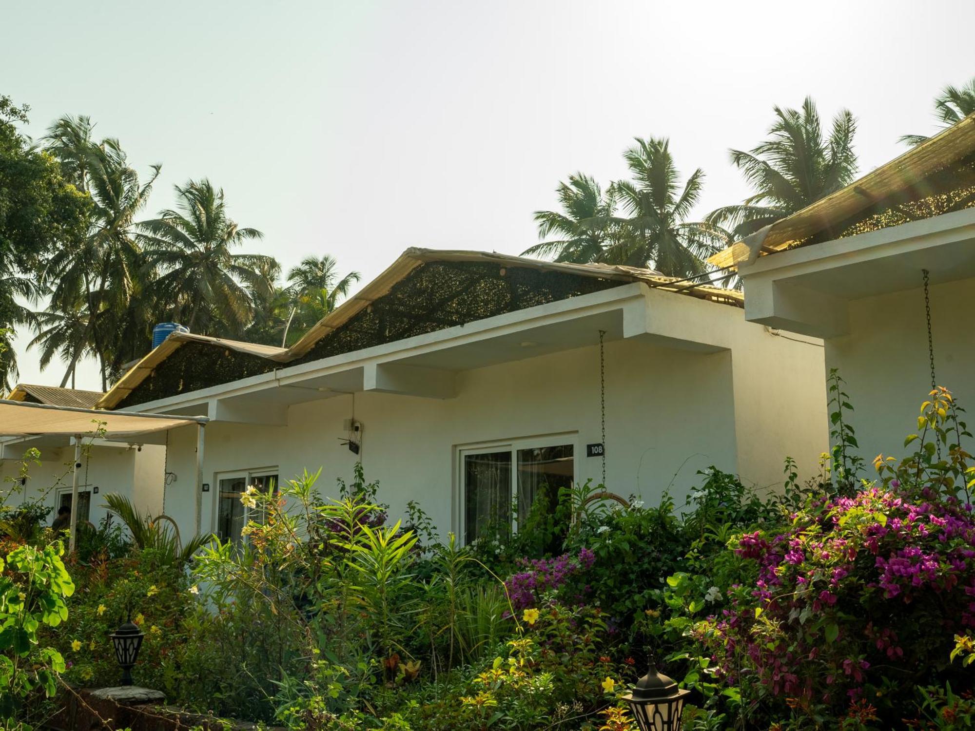Whiteflower Resort Morjim Eksteriør bilde